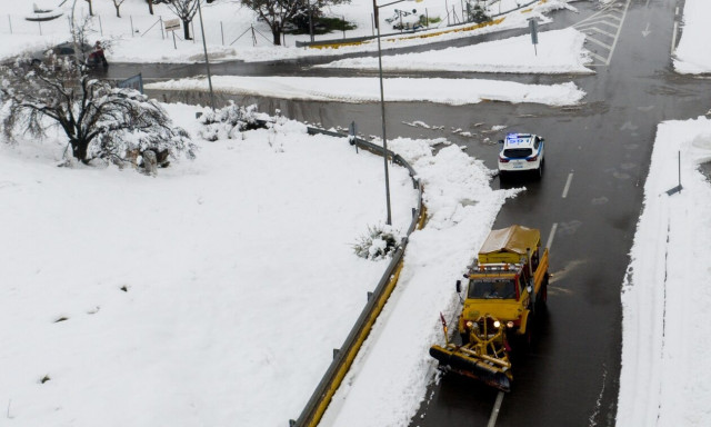 Κακοκαιρία Μπάρμπαρα: Έκλεισε η Λεωφόρος Σχιστού – Πραγματοποιούνται απεγκλωβισμοί