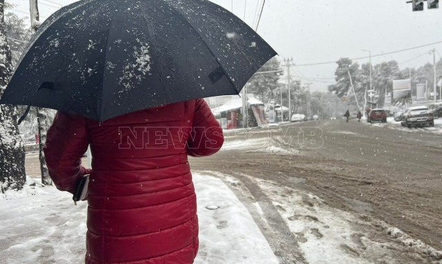 Κακοκαιρία Μπάρμπαρα: Τηλεργασία στο Δημόσιο - Τι ισχύει για τους εργαζόμενους