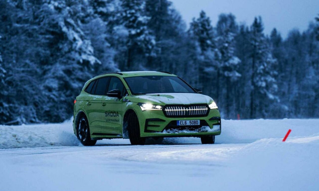 Το Skoda Enyaq RS πέτυχε ένα παγωμένο ρεκόρ (video)