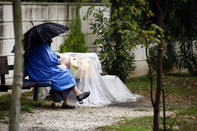 Κακοκαιρία Μπάρμπαρα: 1595 ο έκτακτος αριθμός στον δήμο Αθηναίων για τα χιόνια και τους άστεγους