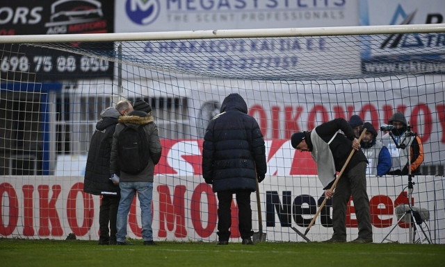 Super League: Στον «αέρα» το Ατρόμητος – ΑΕΚ, πρόβλημα με τις δύο εστίες - Σκάβουν στη γραμμή