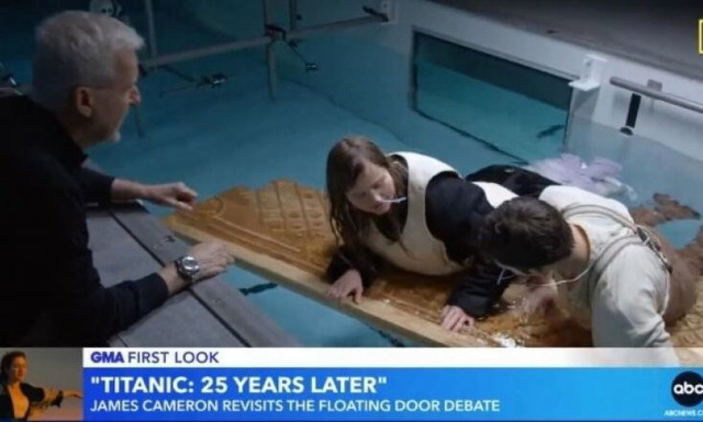 Ο Τζέιμς Κάμερον αναδημιουργεί την τελευταία σκηνή του «Τιτανικού»: O Τζακ θα μπορούσε να ζήσει