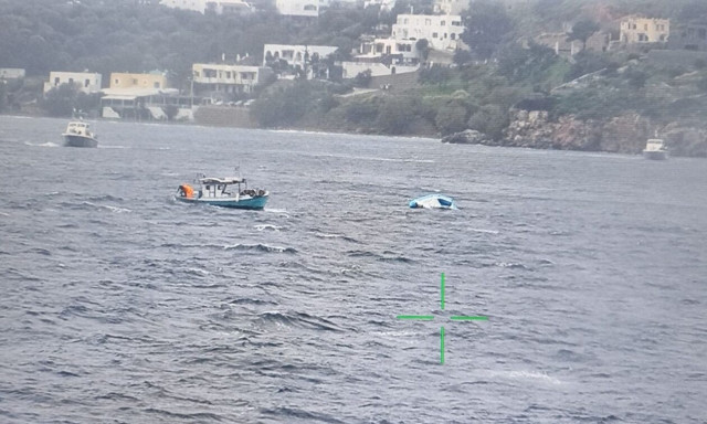 Λέρος: Τέσσερα τα νεκρά παιδιά από το ναυάγιο με μετανάστες - Πέντε συνολικά τα θύματα