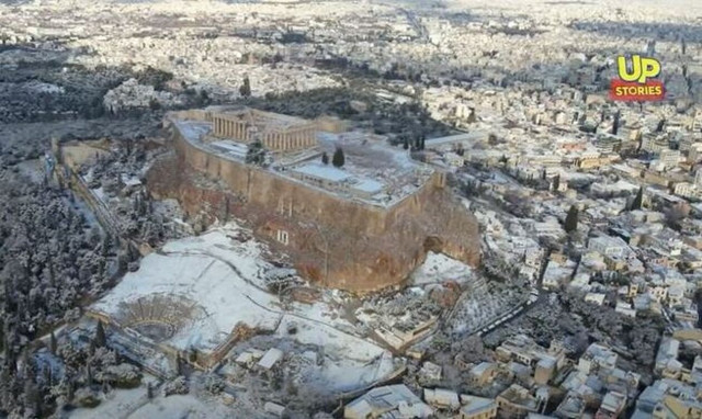 Στα «λευκά» η Αθήνα από την κακοκαιρία Μπάρμπαρα – Εντυπωσιακά πλάνα από drone