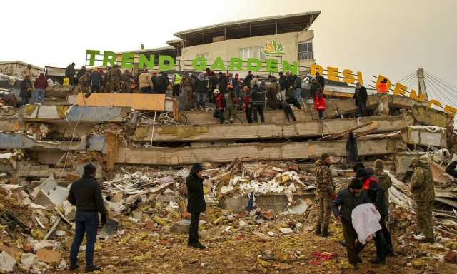 Σεισμός στην Τουρκία: Πλησιάζει τις χειρότερες προβλέψεις ο τραγικός απολογισμός