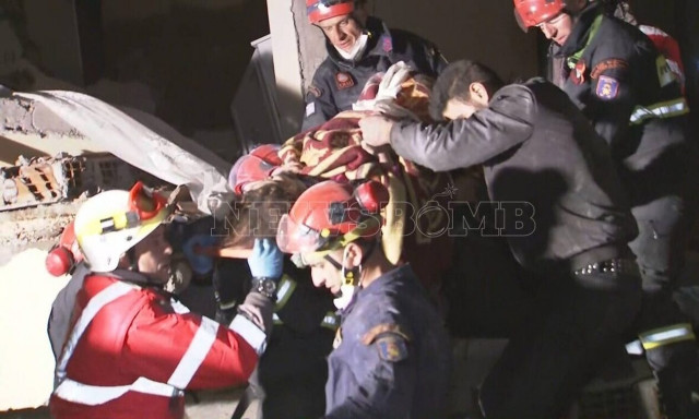 Σεισμός στην Τουρκία: Οι καταστροφές δεν γνωρίζουν σύνορα - Η ΕΜΑΚ σώζει παιδιά από τα συντρίμμια