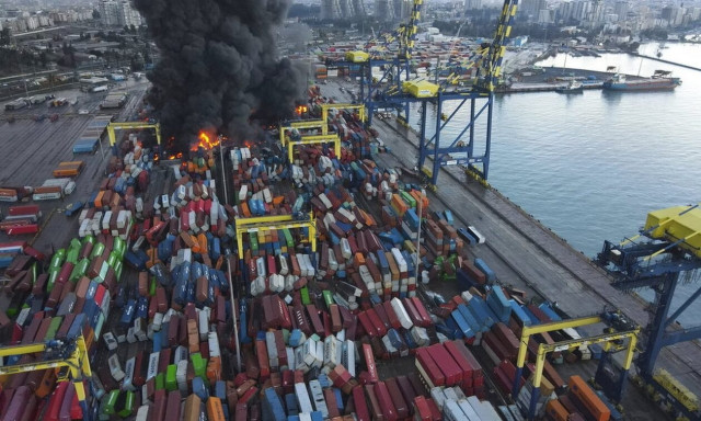 Σεισμός στην Τουρκία: Η πυρκαγιά στο λιμάνι της Αλεξανδρέττας τέθηκε υπό έλεγχο