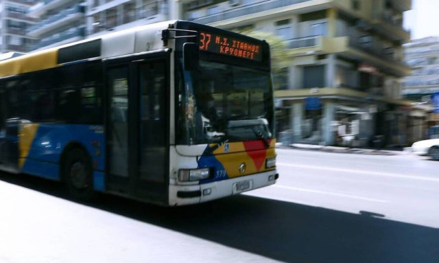 Θεσσαλονίκη: Ξυλοδαρμός νεαρών μέσα σε λεωφορείο του ΟΑΣΘ