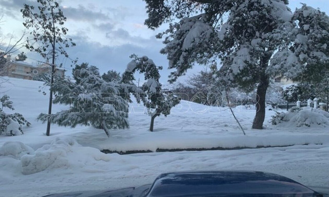 Κακοκαιρία Μπάρμπαρα - Δήμαρχος Διονύσου: «Δύσκολη κατάσταση - Μεγάλη προσοχή στον πάγο»