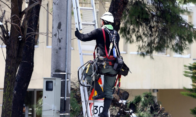 Εναερίτες της ΔΕΗ: Άψογη δουλειά κάτω από αντίξοες και επικίνδυνες συνθήκες