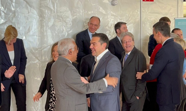 Προτάσεις Τσίπρα στο PES για απαντήσεις στην τριπλή κρίση ακρίβειας, ενέργειας και κλίματος