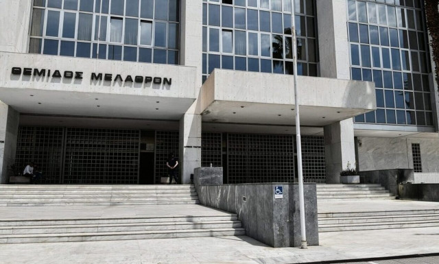 Πλειστηριασμοί: Τι απαντά το υπουργείο Οικονομικών για το θέμα