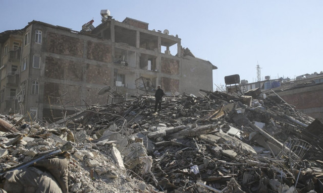 Συρία-σεισμός: Ένα αγόρι 6 ετών ανασύρθηκε ζωντανό από τα συντρίμμια στην Τζανταϊρίς