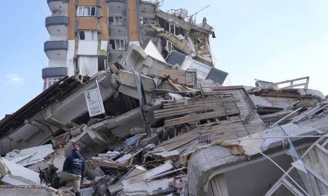 Τουρκία: Πόσες ημέρες μπορεί να αντέξει κάποιος κάτω από τα συντρίμμια; Πότε σταματούν οι έρευνες