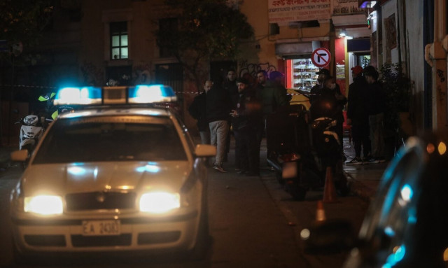 Πετρούπολη: 28χρονη καταγγέλλει βιασμό από οπλισμένους άντρες σε μπαρ 