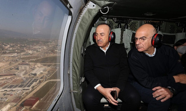 Γερμανικά ΜΜΕ: «Ευκαιρία για ειρήνη - Πώς ο σεισμός της Τουρκίας εκτονώνει τη σύγκρουση στο Αιγαίο»