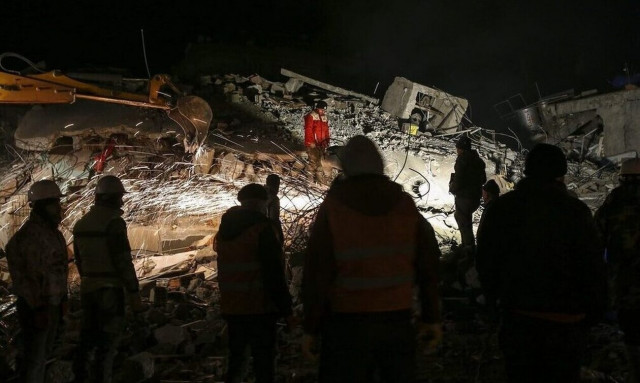 Σεισμός στην Συρία: Πρόθυμος να εξετάσει νέα ανοίγματα για βοήθεια στα σύνορα ο πρόεδρος Άσαντ