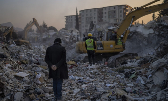 Σεισμός στην Τουρκία-Guardian: Η Τουρκία δεν έβαλε «μυαλό» από τον καταστροφικό σεισμό του 1999