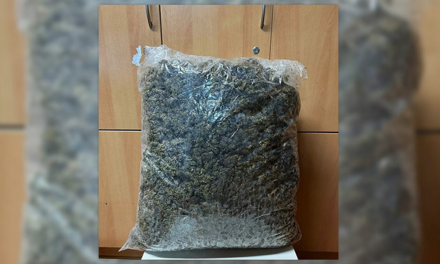 Ρέθυμνο: Βρήκαν στην άκρη του δρόμου 14 κιλά κάνναβης