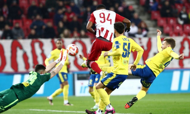 LIVE, Super League: Εύκολα η ΑΕΚ, «εξάρα» ο Ολυμπιακός | «Γκέλαρε» ο ΠΑΟΚ