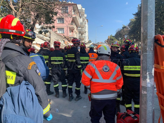 Σεισμός στην Τουρκία: Συγκλονιστικά βίντεο με την ΕΜΑΚ να επιχειρεί στα συντρίμμια