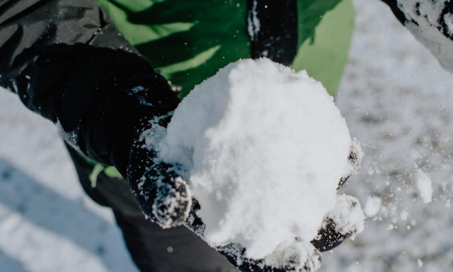 Βόλος: Συνελήφθη 15χρονος που πετούσε χιονόμπαλες σε διερχόμενα αυτοκίνητα