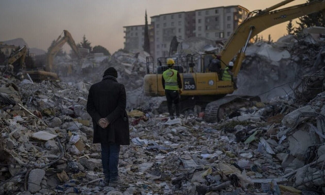 Γαλλία: Η κυβέρνηση εξετάζει να δεχτεί σεισμοπαθείς που έχουν συγγενή που μένει μόνιμα στη χώρα
