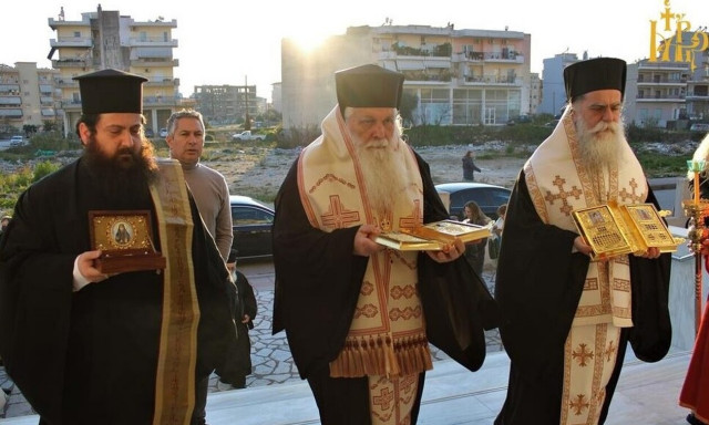 Ο Μητροπολίτης Αργολίδος κόμισε τα Ιερά Λείψανα νεοφανών Αγίων στην Άρτα