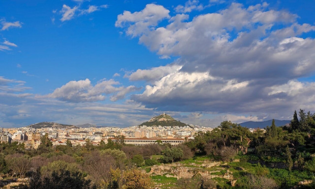 Καιρός: Τσικνοπέμπτη με ηλιοφάνεια και άνοδο της θερμοκρασίας