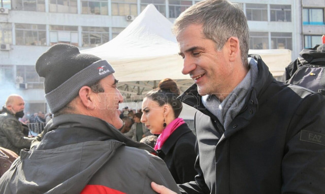 Στη Βαρβάκειο για την Τσικνοπέμπτη ο Κώστας Μπακογιάννης