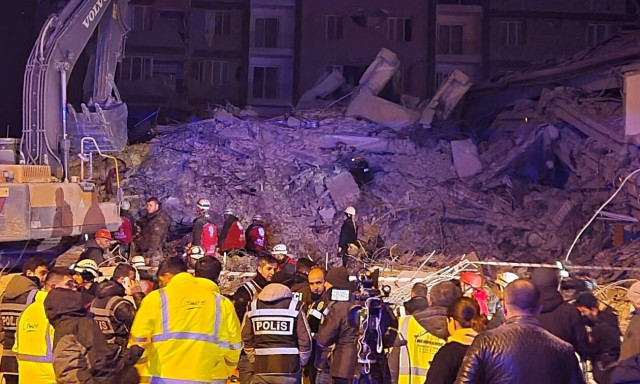 Θαύμα στην Τουρκία: 12χρονο αγόρι ανασύρθηκε ζωντανό από τα ερείπια μετά από 260 ώρες