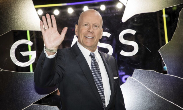 Μπρους Γουίλις: Από την αφασία στην άνoια - «Ήταν σαν μαριονέτα στα γυρίσματα», λέει συνεργάτης του