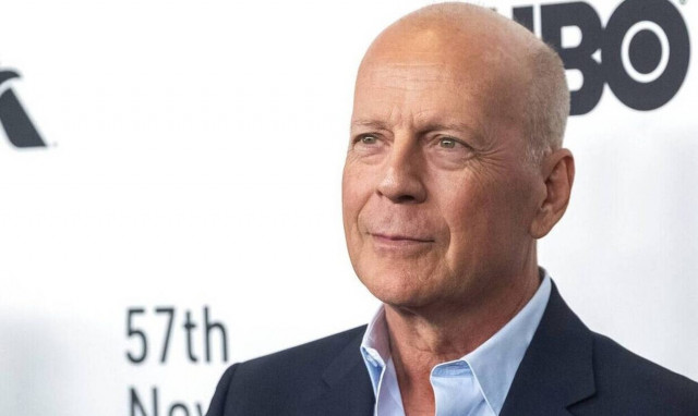 Μπρους Γουίλις: Σοκάρουν οι αποκαλύψεις για την υγεία του -  Του διάβαζαν τις ατάκες