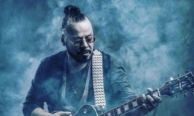 Χρήστος Δάντης: Ανακοίνωσε πως ξεκινάει ξανά τις εμφανίσεις - «Κακό σκυλί, ψόφο δεν έχει»