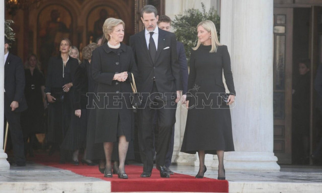 Μνημόσυνο τέως βασιλιά Κωνσταντίνου: Παρόντες βασίλισσα Σοφία και υπουργοί της κυβέρνησης