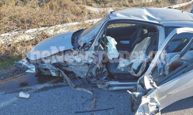 Βόλος: Σφοδρή σύγκρουση δυο αυτοκινήτων με τρεις τραυματίες