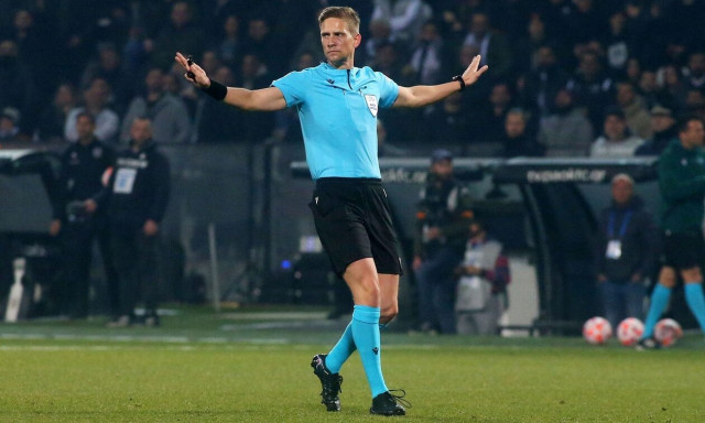 Super League, ΠΑΟΚ – ΑΕΚ: Έξαλλοι με τον διαιτητή οι «κιτρινόμαυροι» – «Πού είναι οι κάρτες σου»