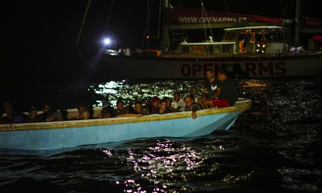 Τυνησία: Το λιμενικό διέσωσε τη νύχτα του Σαββάτου 423 μετανάστες