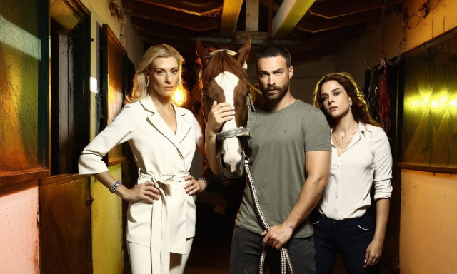 Άγρια Γη: Πότε τελειώνει η σειρά του ΣΚΑΪ – Ποιο πρόγραμμα έρχεται στην απογευματινή ζώνη