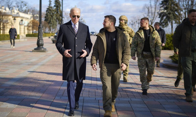 Τζο Μπάιντεν: Η επίσκεψη υψηλού συμβολισμού στο Κίεβο και τα όπλα αξίας 500 εκατ.δολαρίων