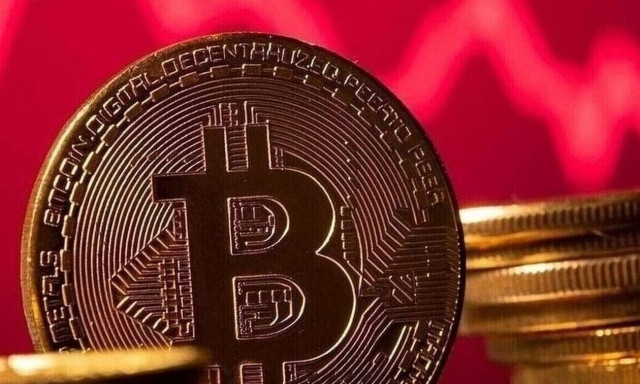 Bitcoin: Προσπάθεια να κρατηθεί στα 24.500 δολάρια