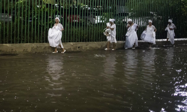 Βραζιλία: Τουλάχιστον 36 νεκροί σε πλημμύρες - Παγιδεύτηκαν τουρίστες, ακυρώθηκαν τοπικά καρναβάλια
