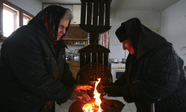 Ενεργειακή κρίση: Οι επικίνδυνες για το περιβάλλον ξυλόσομπες και το δίλημμα της Ε.Ε