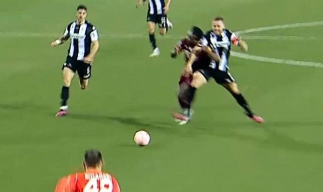 ΠΑΟΚ – ΑΕΚ: «Αν αυτό δεν είναι φάουλ και αποβολή...» - Η διάψευση της ΚΕΔ