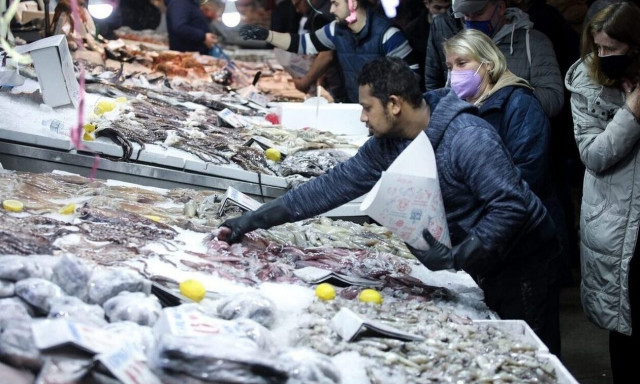 Food stores to remain open on Clean Monday, Feb. 27