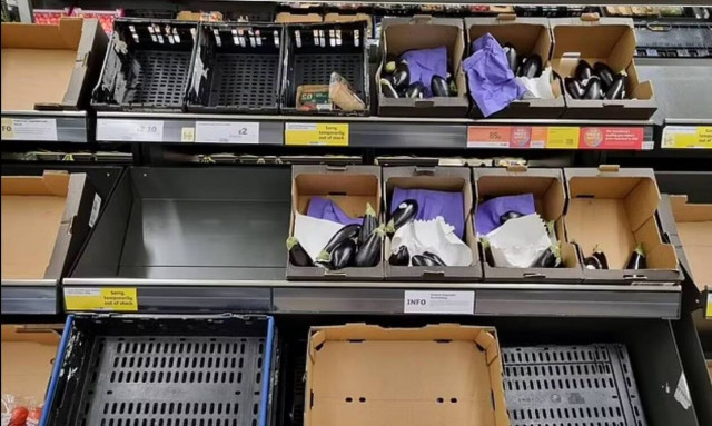 Bρετανία: Φρούτα και λαχανικά με δελτίο στα σούπερ μάρκετ - Oργή και πανικός στους καταναλωτές