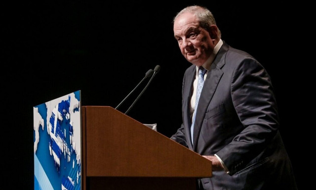 Τα σενάρια της μετα - πολιτικής, ο Καραμανλής και ο Βενιζέλος