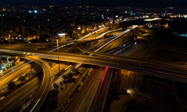 Παραλιακή: Διακοπή κυκλοφορίας στο ρεύμα προς Πειραιά - Τροχαίο στο ύψος του «Σταύρος Νιάρχος»