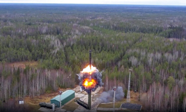 CNN: Η Ρωσία πραγματοποίησε δοκιμή διηπειρωτικού πυραύλου, ενώ ο Μπάιντεν ήταν στο Κίεβο