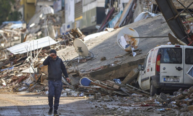 Σεισμός στην Τουρκία: Επιδότησεις και απαγόρευση απολύσεων σε 10 πληγείσες επαρχίες